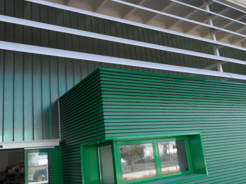 facciate-continue-in-uglass-per-capannoni-ed-edifici-industriali